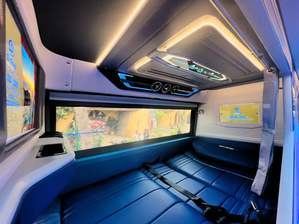 Autocar-couchette à 22 cabines