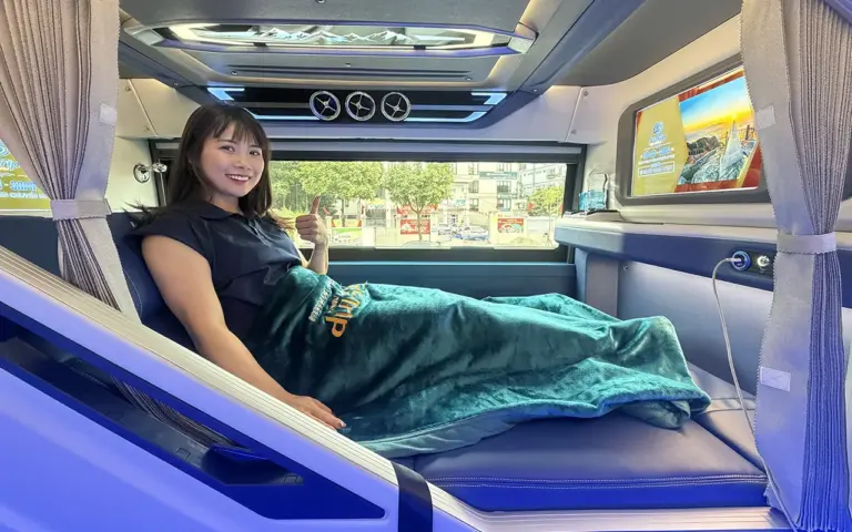 Xe cabin 24 vip + Limousine 11s