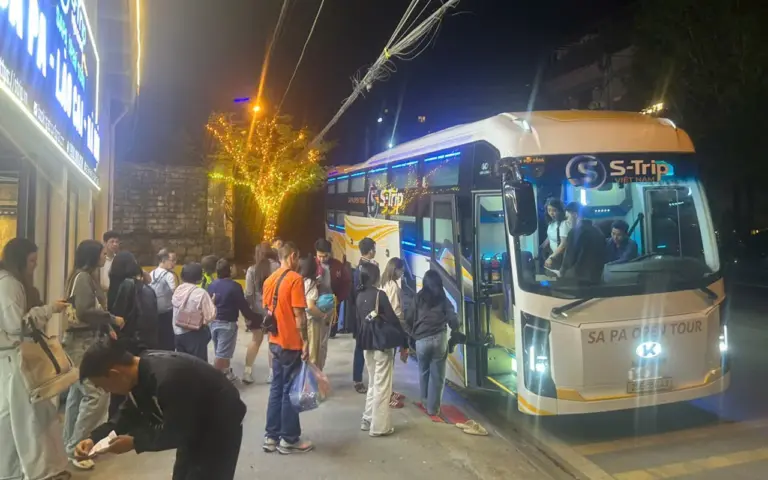22-Cabin Sleeper Bus
