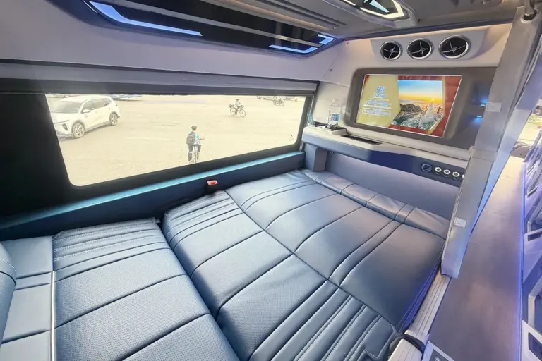 Xe cabin 24 vip + Limousine 11s