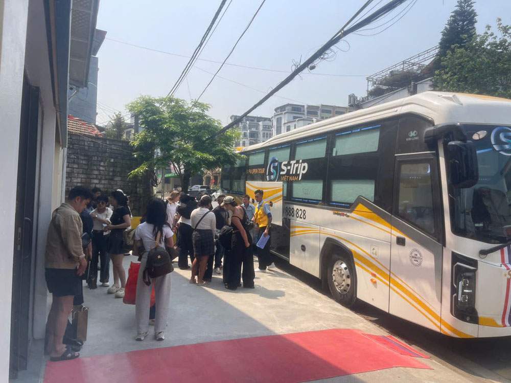xe Lào Cai Hà Nội ban ngày
